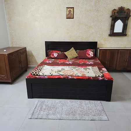Shri Achyutam Villa - Offering Best Value In Vrindavan Room photo