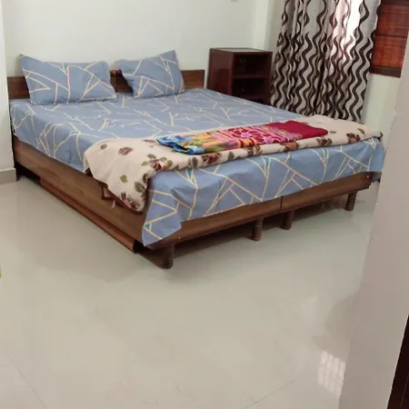 Shri Achyutam Villa - Offering Best Value In Vrindavan Exterior photo