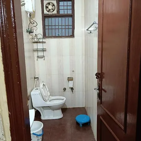 Shri Achyutam Villa - Offering Best Value In Vrindavan Exterior photo
