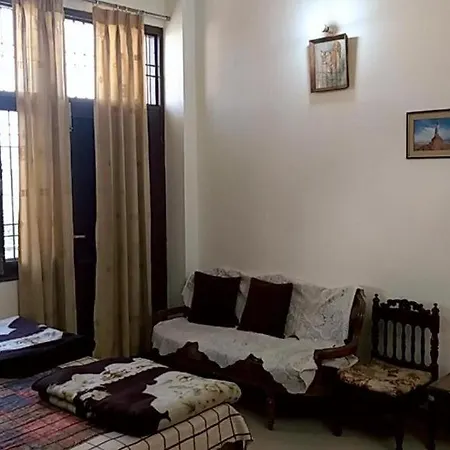 Shri Achyutam Villa - Offering Best Value In Vrindavan Exterior photo
