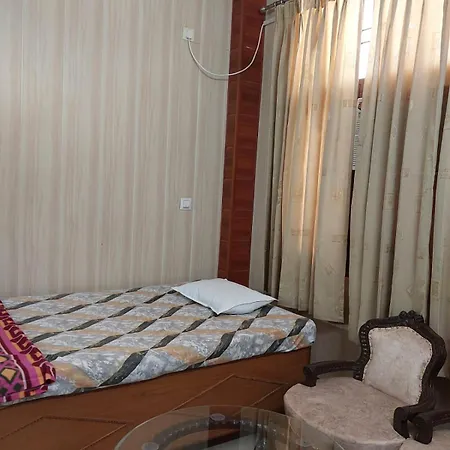 Shri Achyutam Villa - Offering Best Value In Vrindavan Exterior photo