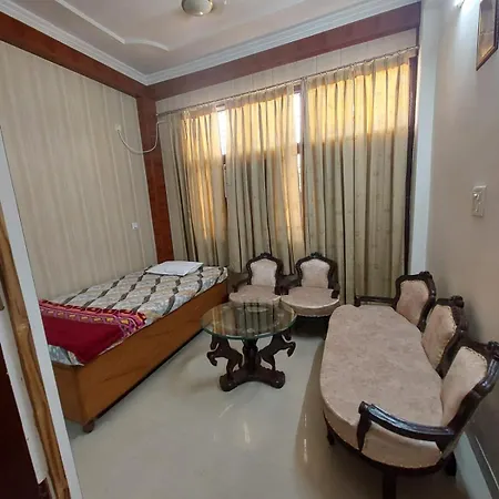 Shri Achyutam Villa - Offering Best Value In Vrindavan Exterior photo
