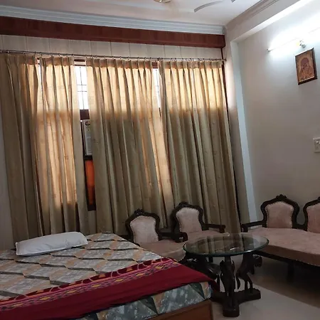Shri Achyutam Villa - Offering Best Value In Vrindavan Exterior photo