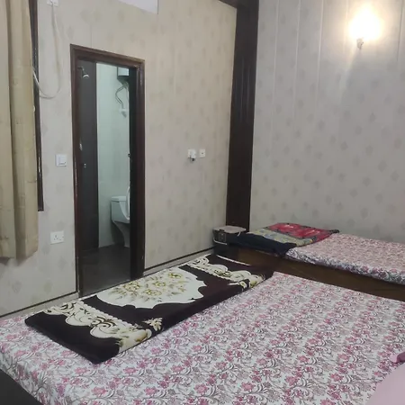 Shri Achyutam Villa - Offering Best Value In Vrindavan Exterior photo