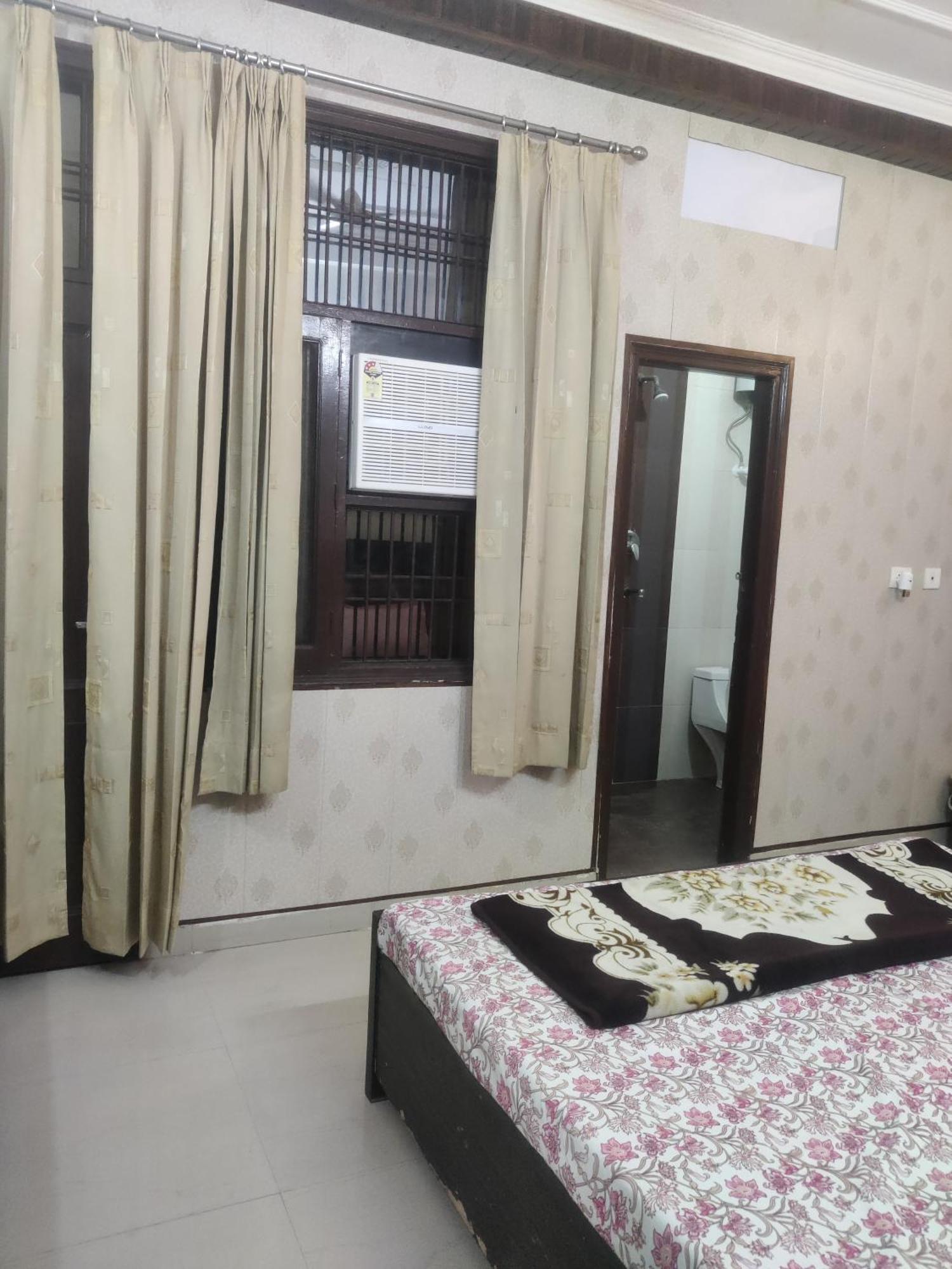 Homestay Shri Achyutam - Offering Value In Vrindavan